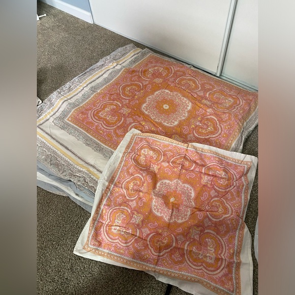 boho blanket and two pillowcases - Picture 2 of 3